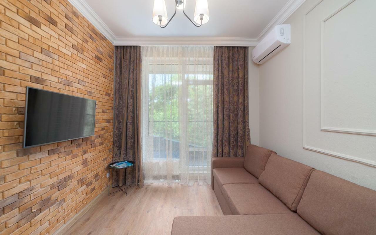 Green Apartments Одесса Экстерьер фото