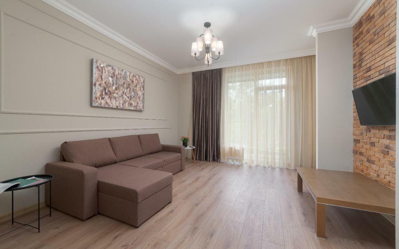 Green Apartments Одесса Экстерьер фото